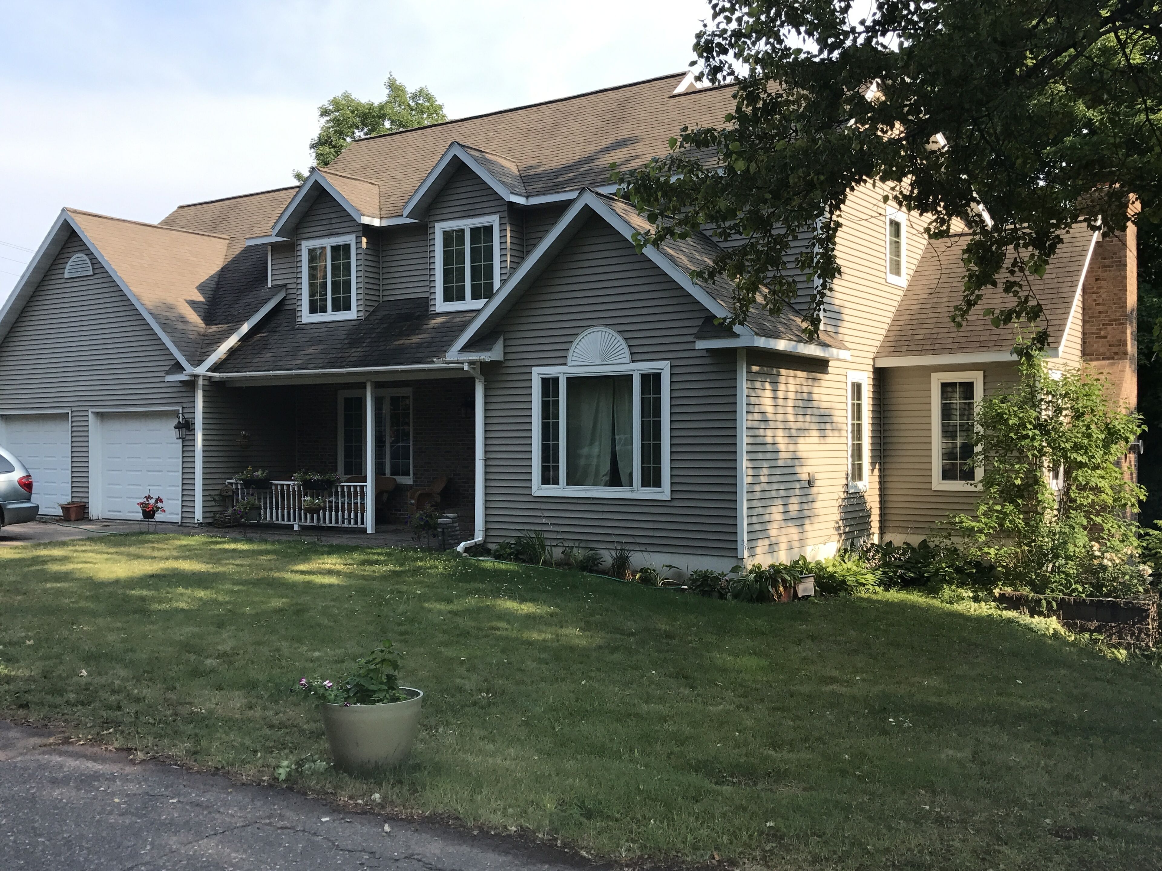 Large home, perfect for groups and large families!