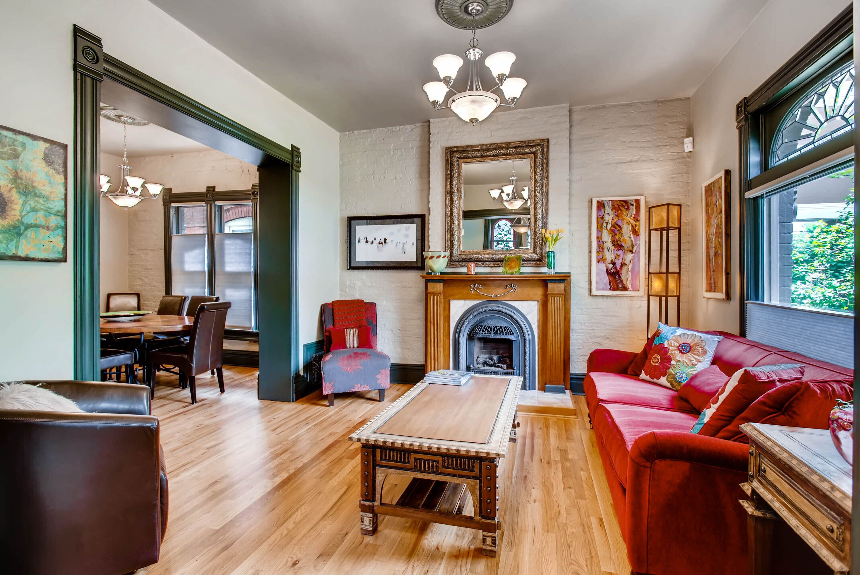 Urban Perfection! Quiet Location, Historic, City Vibe