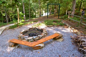 Property grounds - "Hidden Gem" On Smith Lake (Arley)