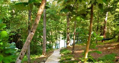 "Piilotettu jalokivi" Smith Lake
