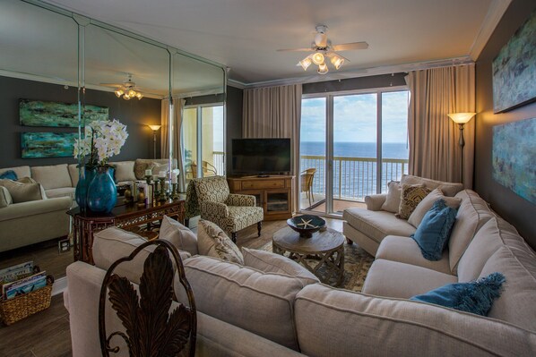 TV, DVD player - Sunday-Sunday,2BR, Bunkroom, 2Full Bath's. Beach Chairs Included, 3 NITE MINIMUM (Panam City Beach)