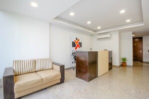 Lobby - Siesta Medanta Medicity (Gurugram)