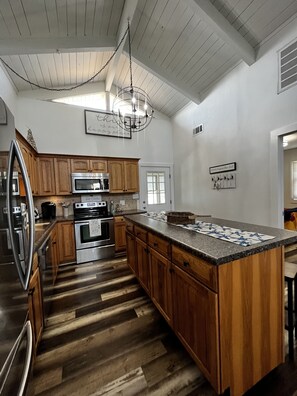 Fridge, microwave, oven, stovetop - 4 bed/2 bath OCEAN side with private BEACH ACCESS! (Kill Devil Hills)