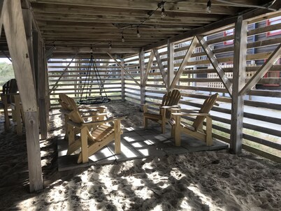 4 bed/2 bath OCEAN side with private BEACH ACCESS!