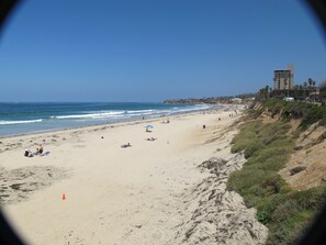 Beach nearby, sun-loungers, beach towels