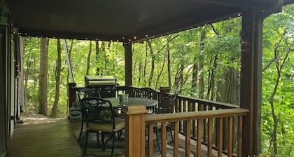 Cottage near Pittsburgh - Pet Friendly, No Pet/Cleaning Fees, Secluded & Quiet