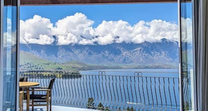 BELVEDERE-(meaning in Italian PANORAMIC VIEWS) 3 BEDROOM HOUSE IN QUEENSTOWN