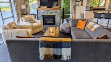 TV, fireplace, DVD player, stereo