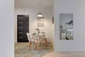 Lägenhet City - 1 queensize-säng - icke-rökare | Eget pentry | Kylskåp, spishäll, diskmaskin och kaffe- och tebryggare