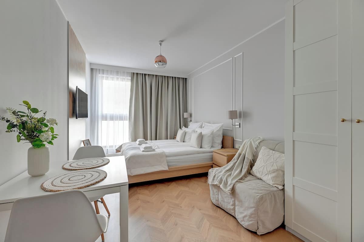 1 habitación, ropa de cama hipoalergénica y decoración personalizada