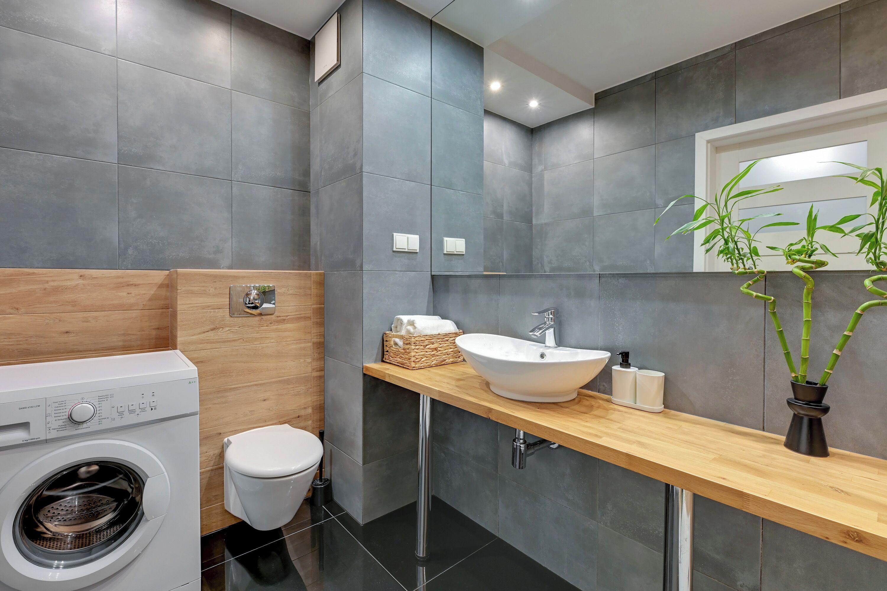 Deluxe Apartment, 1 Queen Bed with Sofa bed, Non Smoking | Bathroom