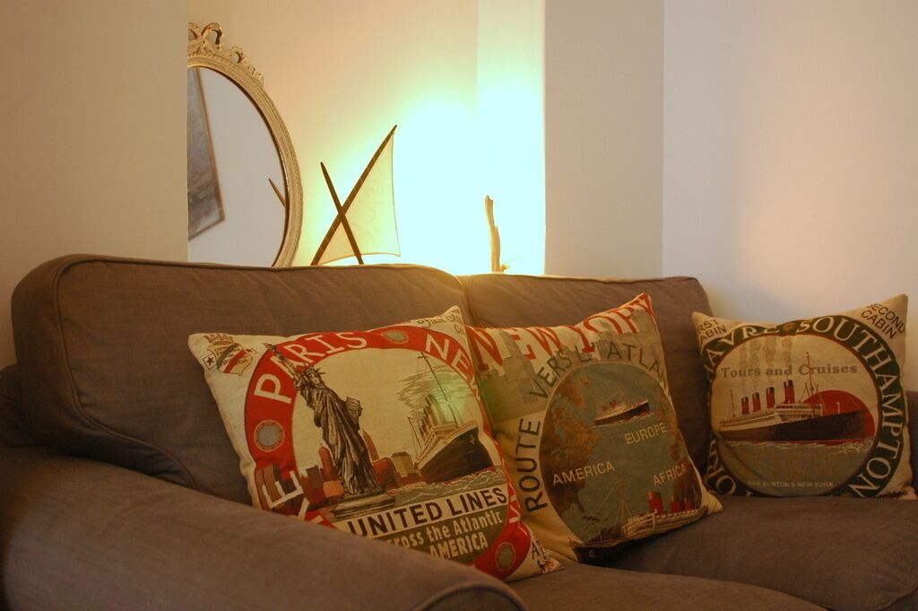 At the top of the area range on the historic beach of Arromanches, classified 4 * épis