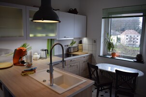 Refrigerador, cafetera/tetera, tetera/pava eléctrica