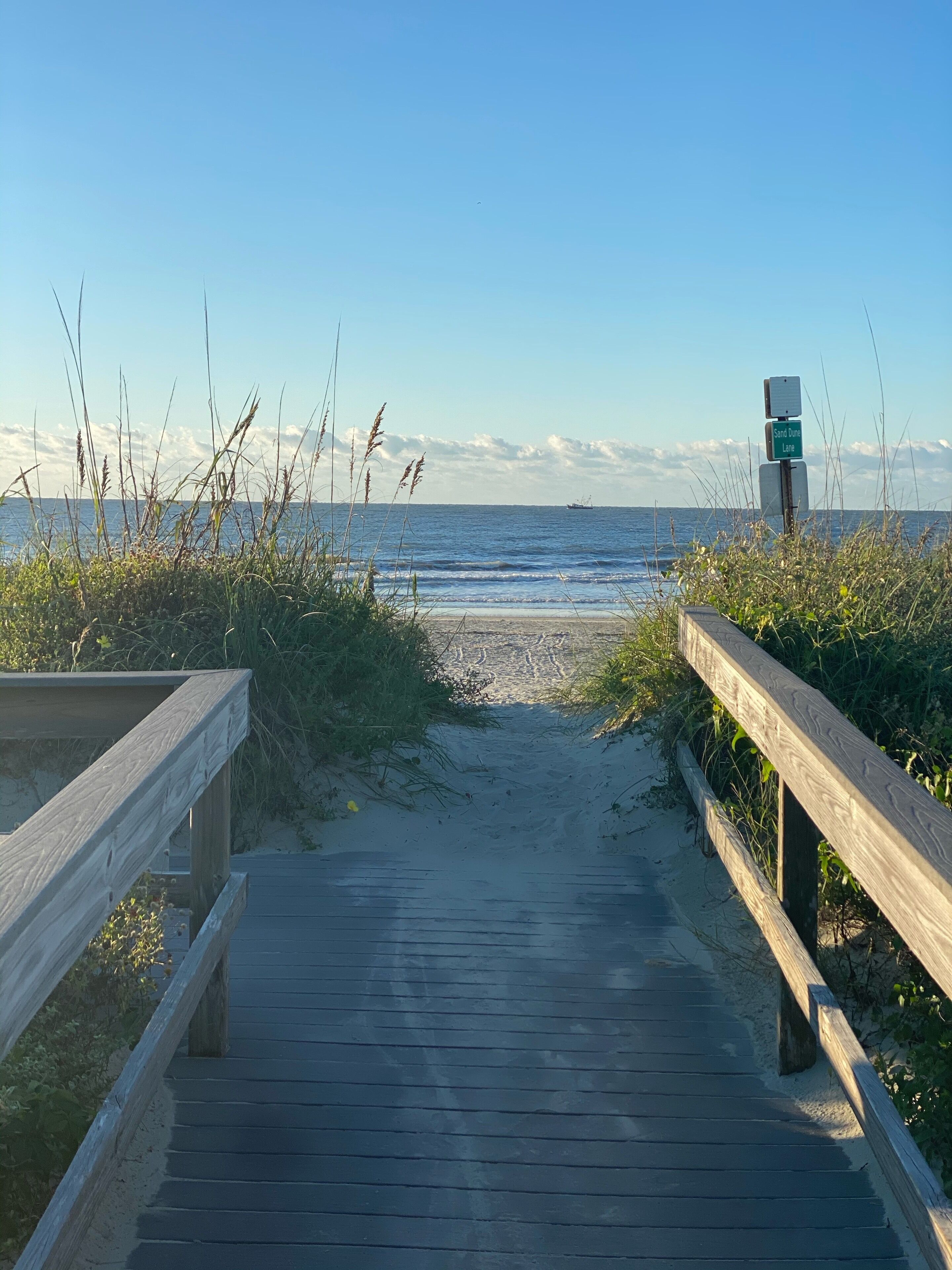 靠近海滩、沙滩椅