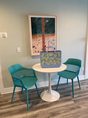 Children's area - Sea Salt Cottage - Beach front neighborhood, next to downtown restaurants (Isle of Palms)