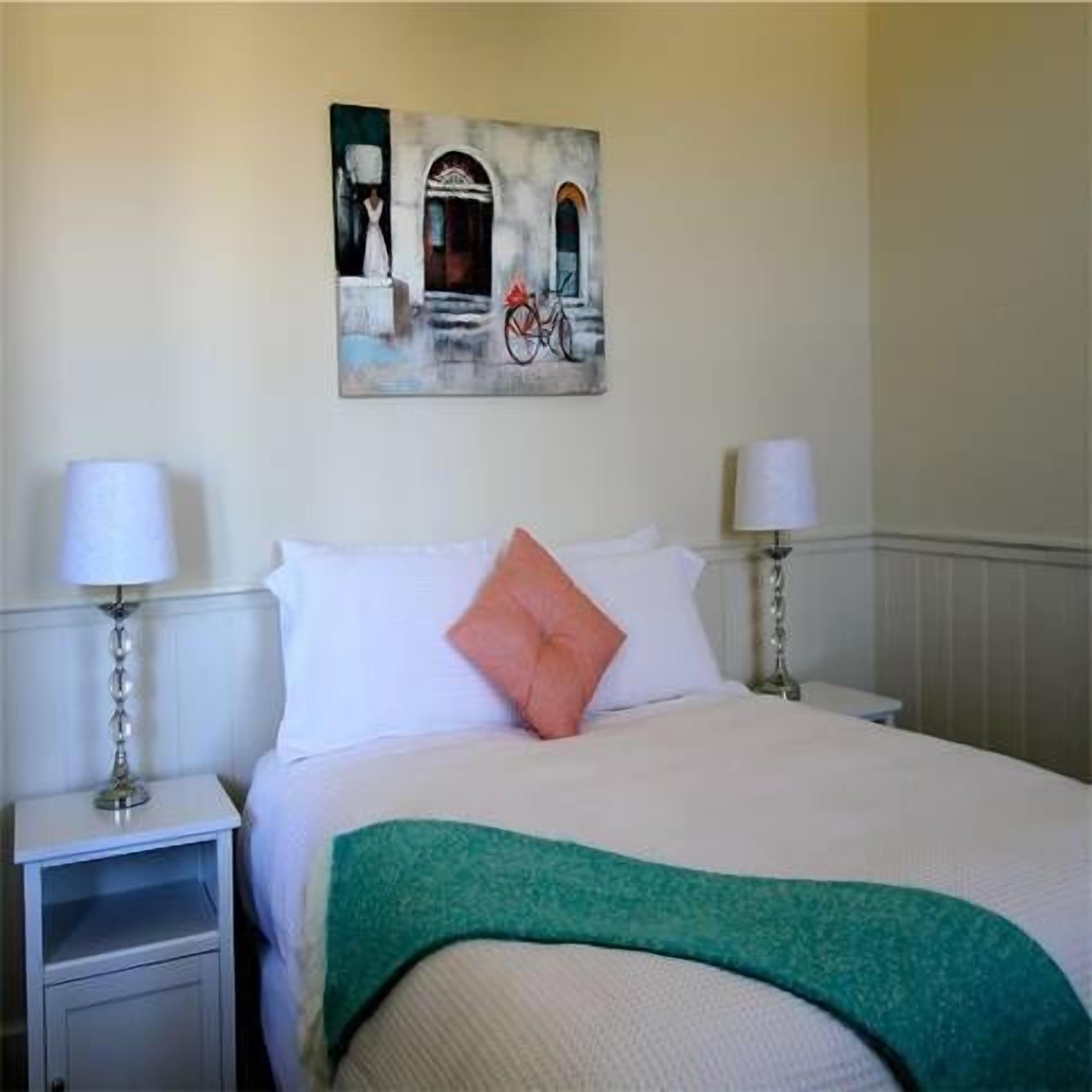 Braddon House - The Gracious Lady — image 8