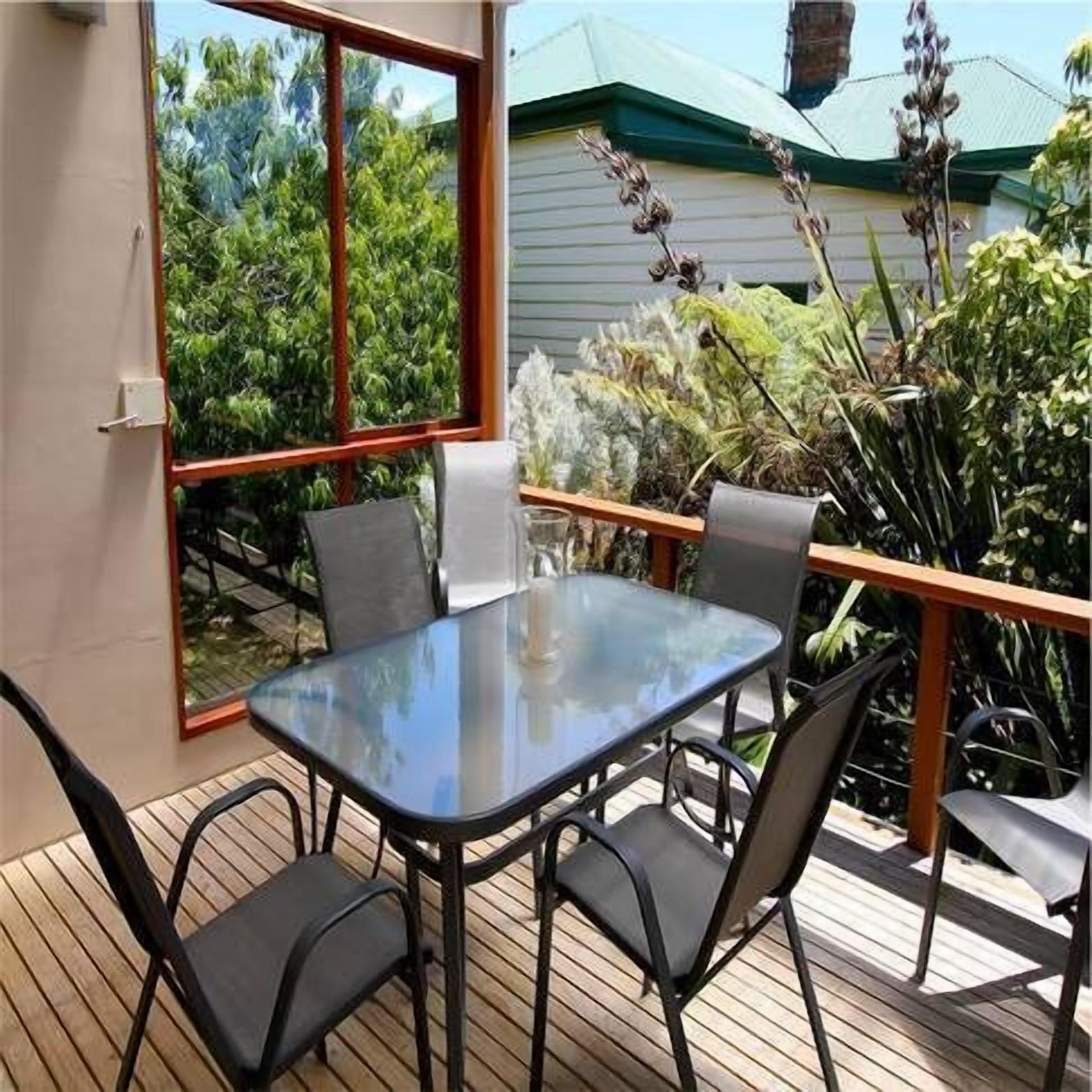 Braddon House - The Gracious Lady — image 17