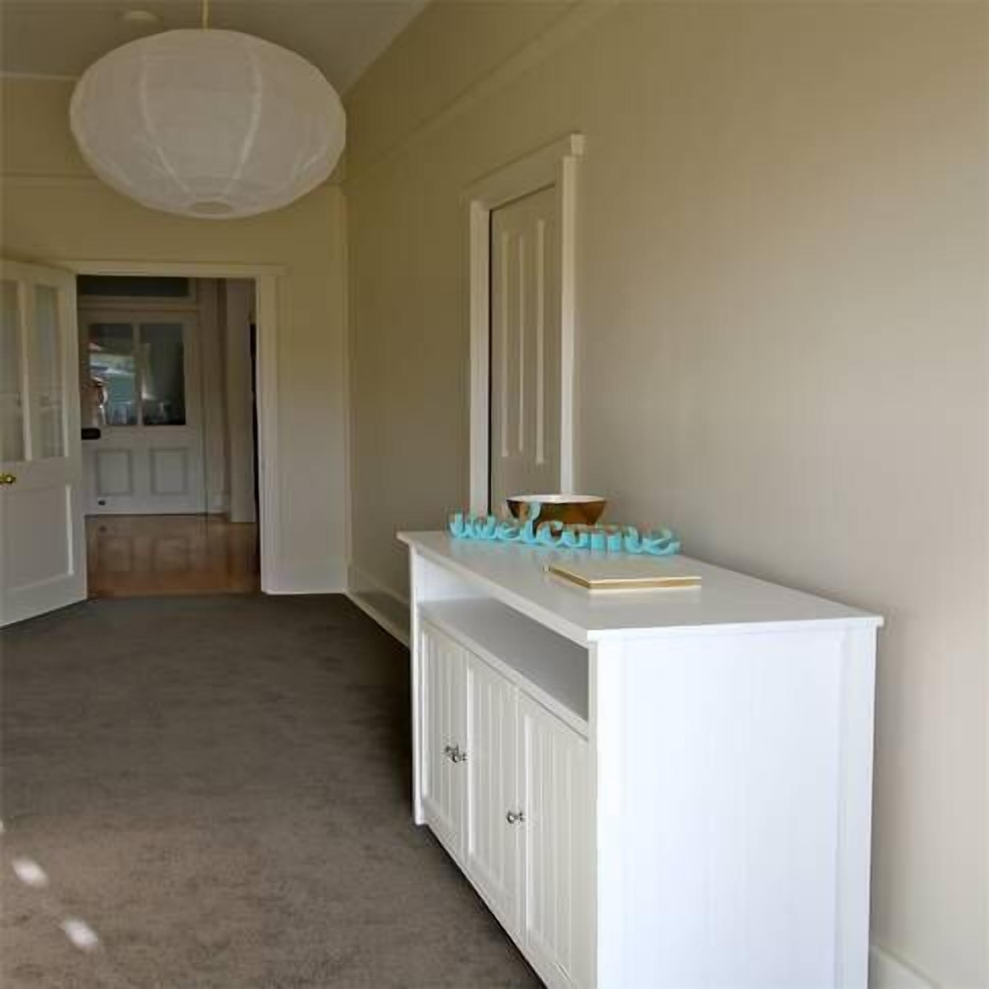 Braddon House - The Gracious Lady — image 15