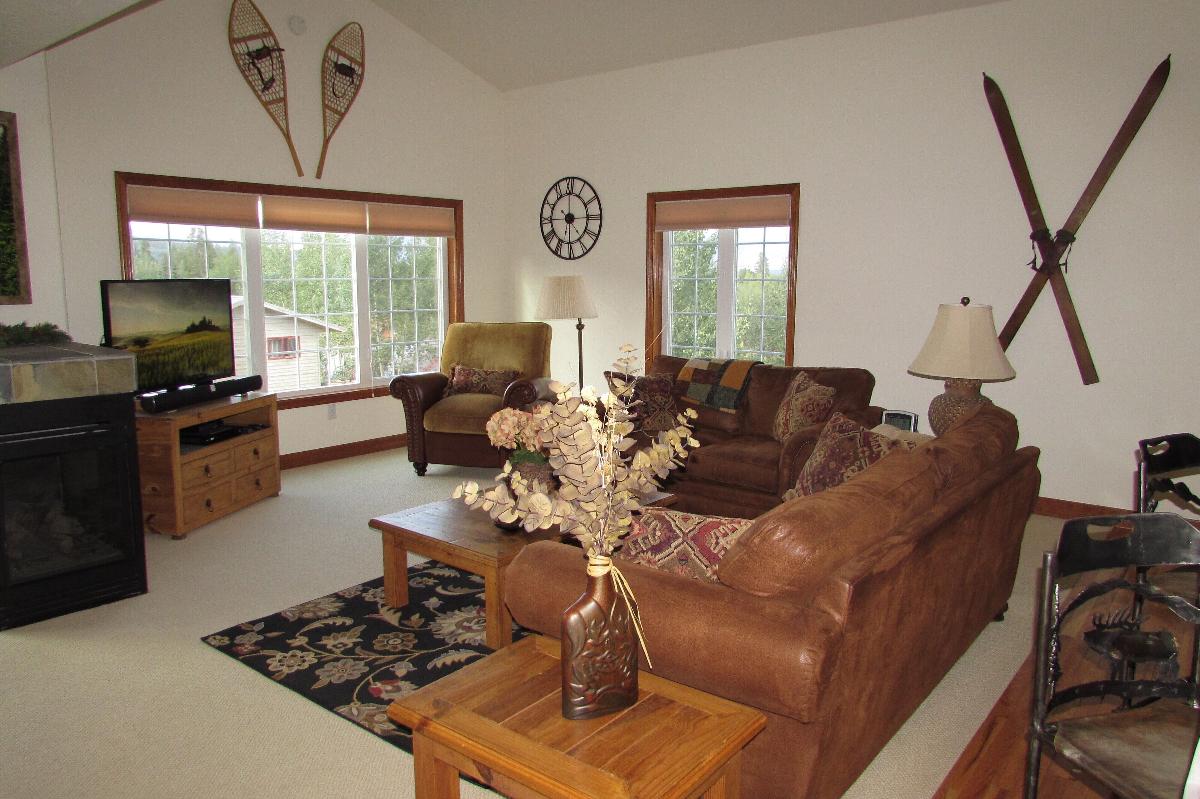 On Main Street in Frisco, 1450 sqft, Garage, Elevator, One Level, Mountain Views