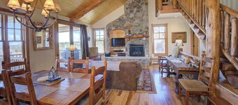 Beautiful Mountain Home-Great Views-Hot Tub-Free Resort Shuttle-Toddler Friendly