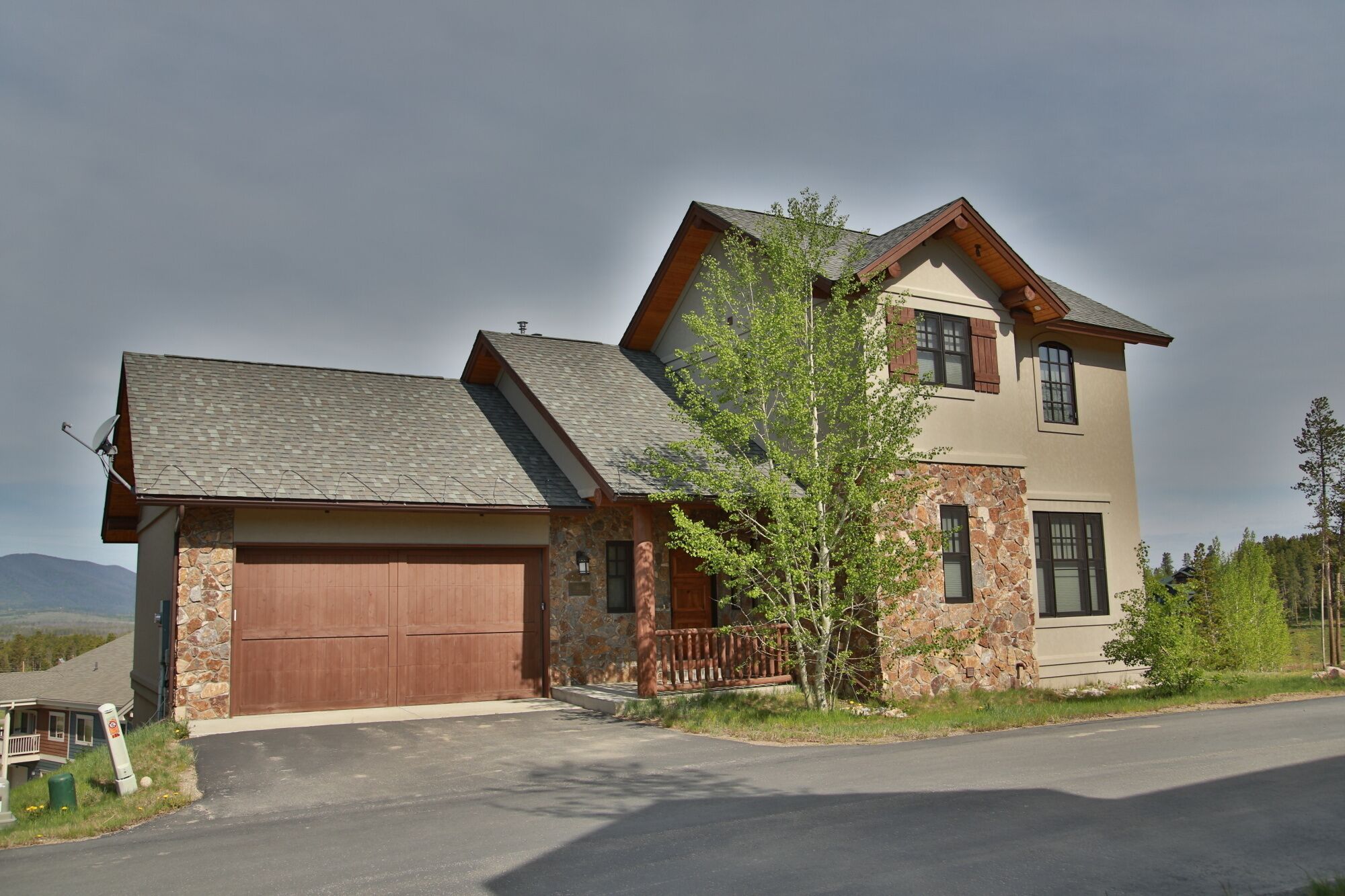 Beautiful designer home with views of the ski area and surrounding Mountains!