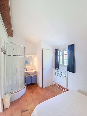 2 bedrooms, free WiFi