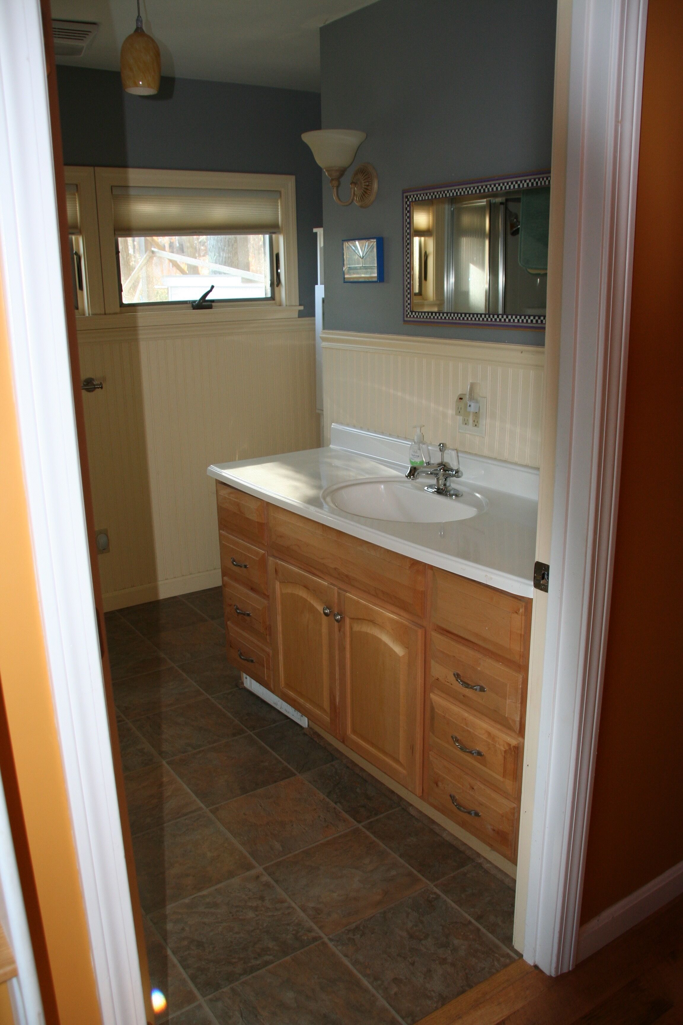 Immaculate Cottage On Beautiful Panther Pond