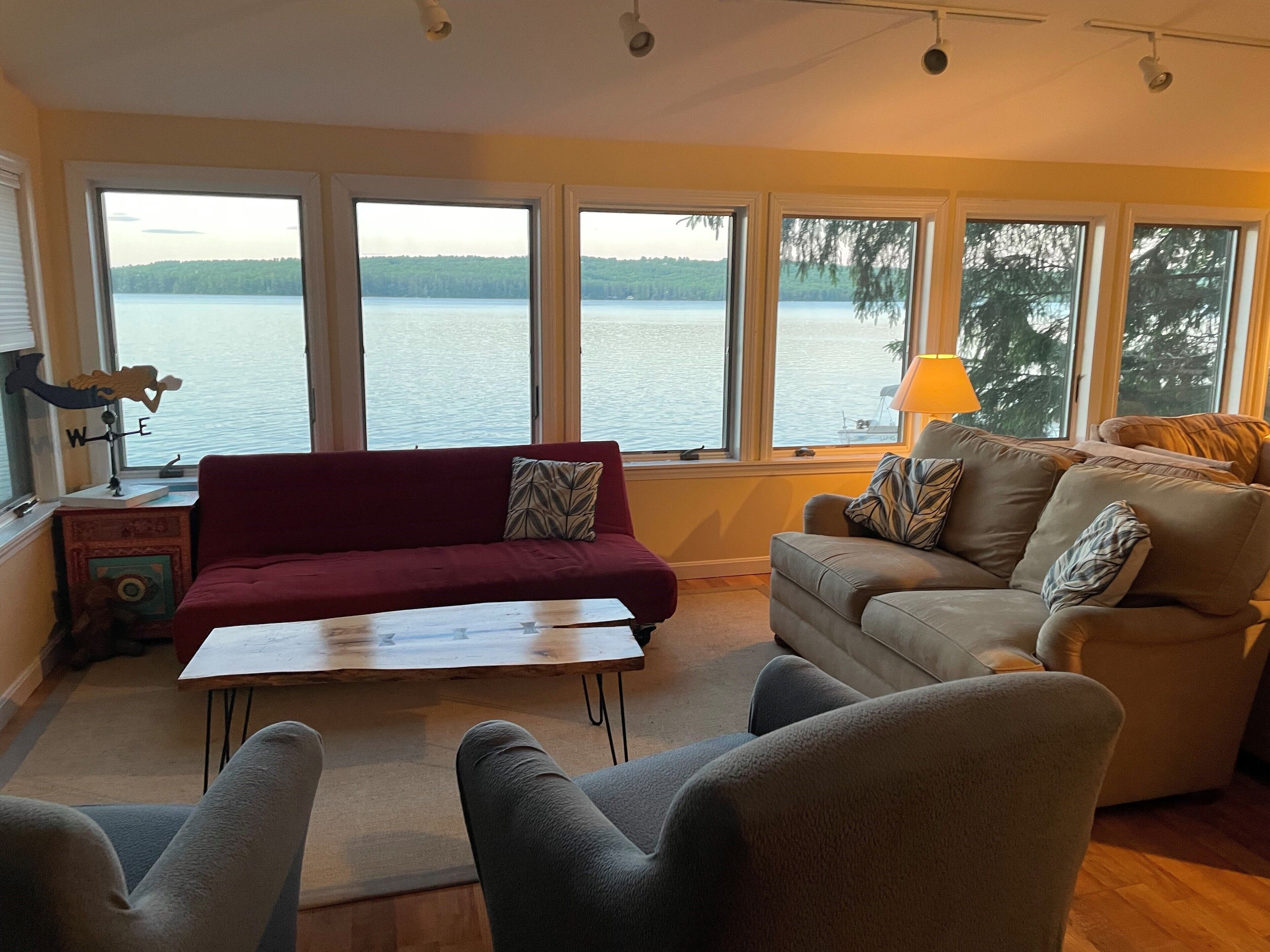 Immaculate Cottage On Beautiful Panther Pond