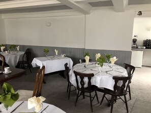 Breakfast area - Fairlight Lodge Hotel (Hastings)