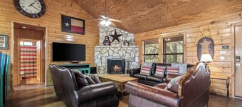 Sterling's Lodge @FrioRiverResorts