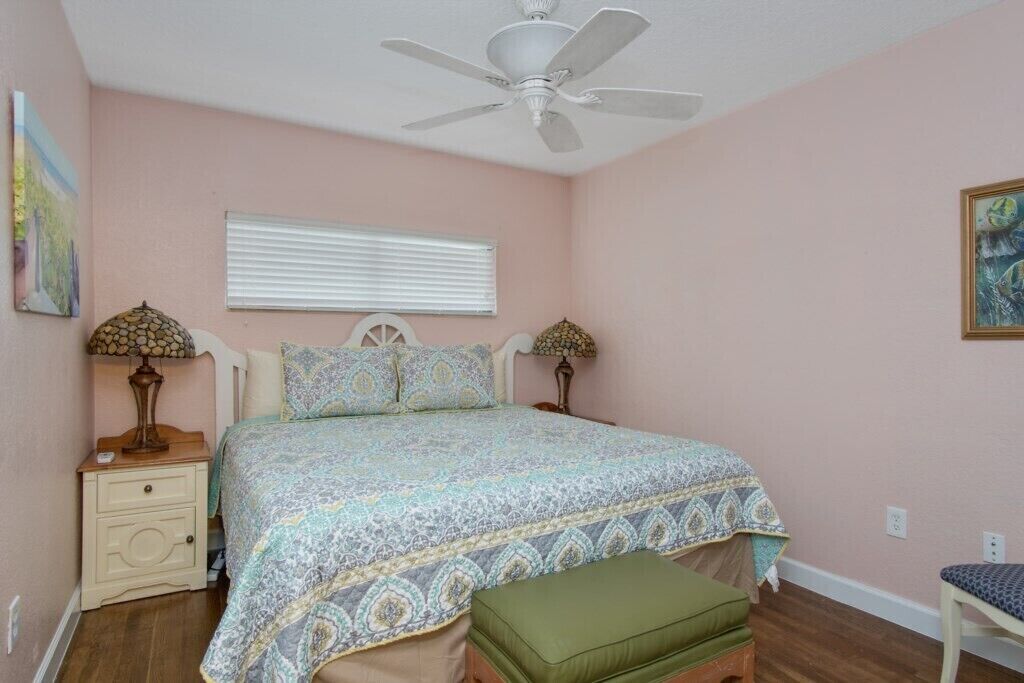 BEAUTIFUL Large Cocoa Beach 3 Bedroom Villa 2 min Walking Distance to Beach