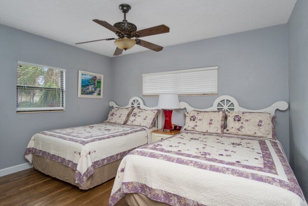 BEAUTIFUL Large Cocoa Beach 3 Bedroom Villa 2 min Walking Distance to Beach