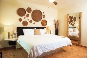 3 bedrooms, in-room safe, iron/ironing board, WiFi - Winner of Top 25 in Luxury in All Mexico Beachside -PH Jacuzzi BBQ Beach Club  (Playa del Carmen)