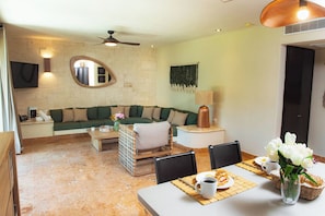 Dining - Winner of Top 25 in Luxury in All Mexico Beachside -PH Jacuzzi BBQ Beach Club (Playa del Carmen)