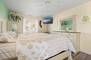 2 bedrooms, iron/ironing board, internet