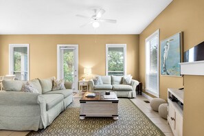 Smart TV, DVD player