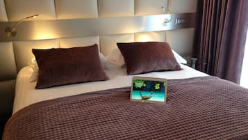 Deluxe-Doppelzimmer | Individuell dekoriert, individuell eingerichtet, Schreibtisch