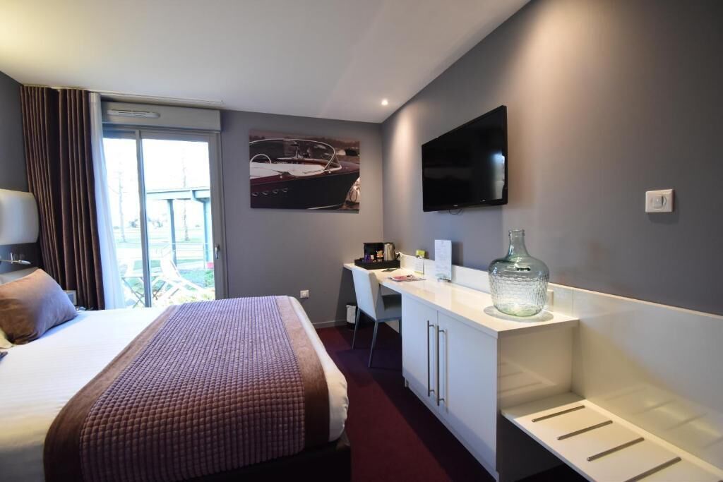 Chambre Deluxe double | Décor unique, ameublement unique, bureau, rideaux d’obscurcissement