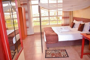 Double Room | Premium bedding, desk, iron/ironing board, free WiFi - Greenvale Hotel (Ruiru)