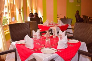 Breakfast, lunch, dinner served; local and international cuisine  - Greenvale Hotel (Ruiru)