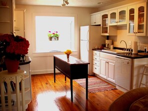 Refrigerador, microondas, horno y lavavajillas 