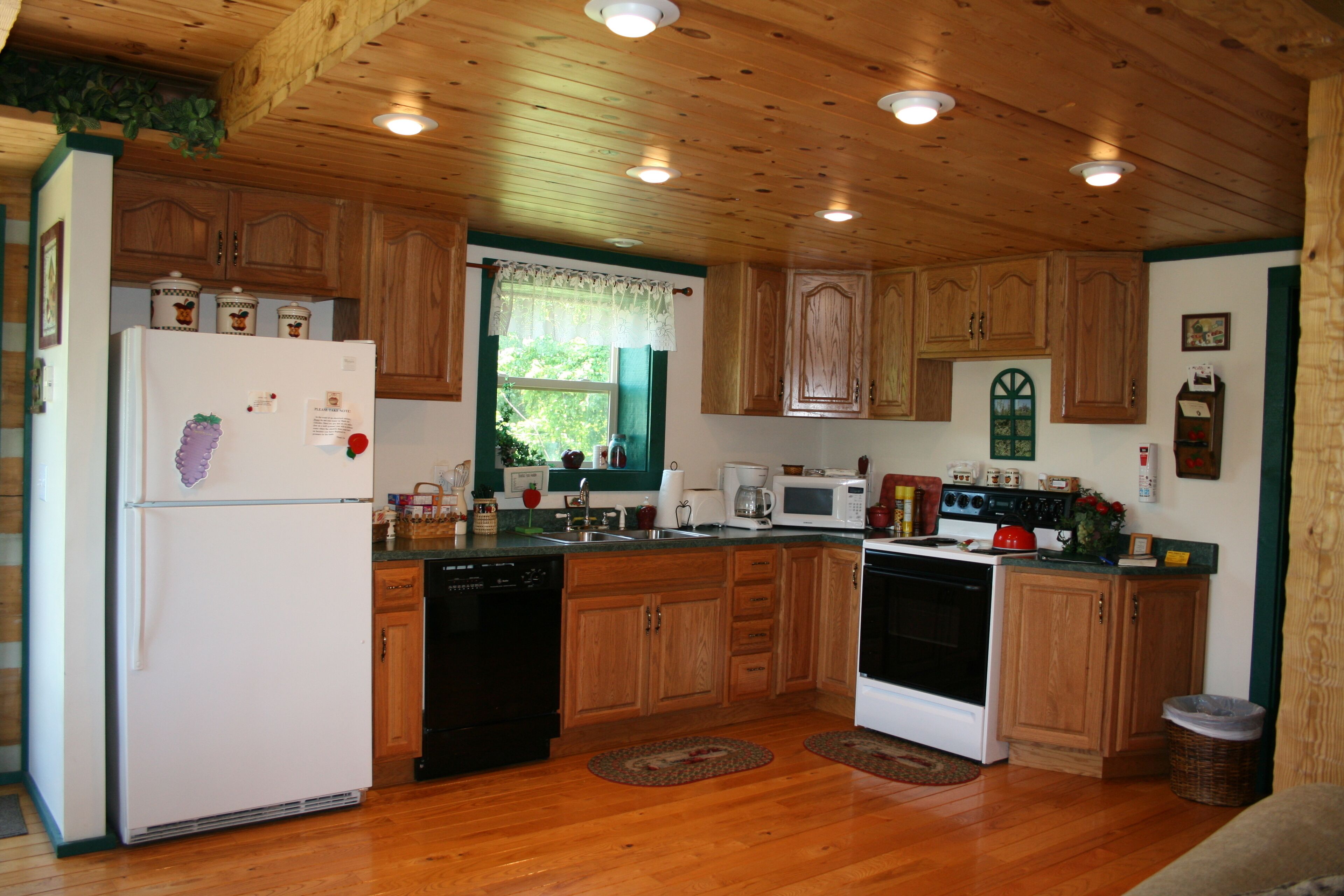 Rest & relax in a fully furnished cabin on a working orchard and vineyard.