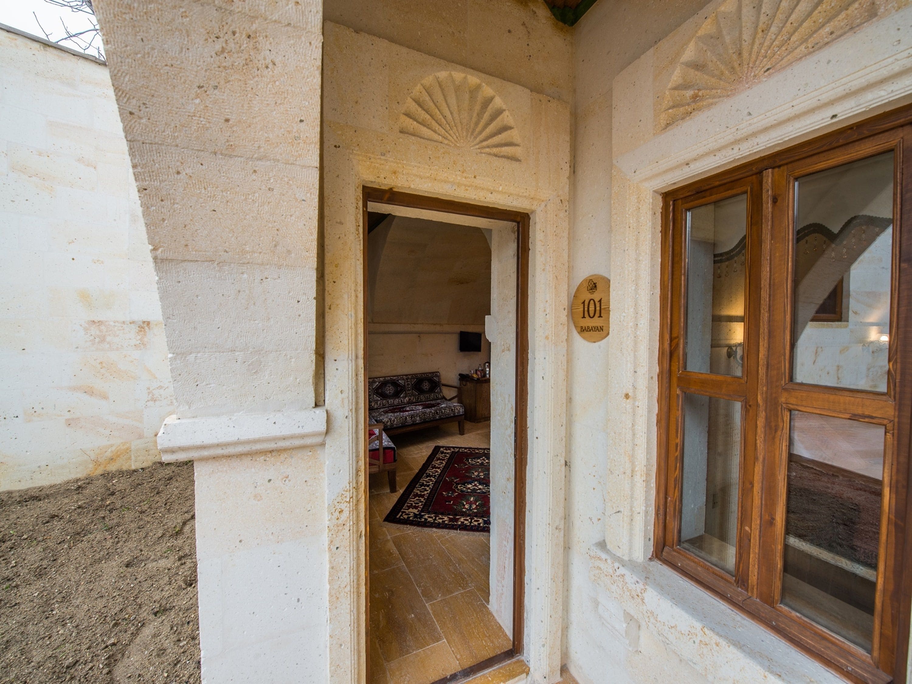 comfort room, 1 queen bed, non smoking, garden view | living area | 32-inch led tv with satellite channels, tv, heated floors