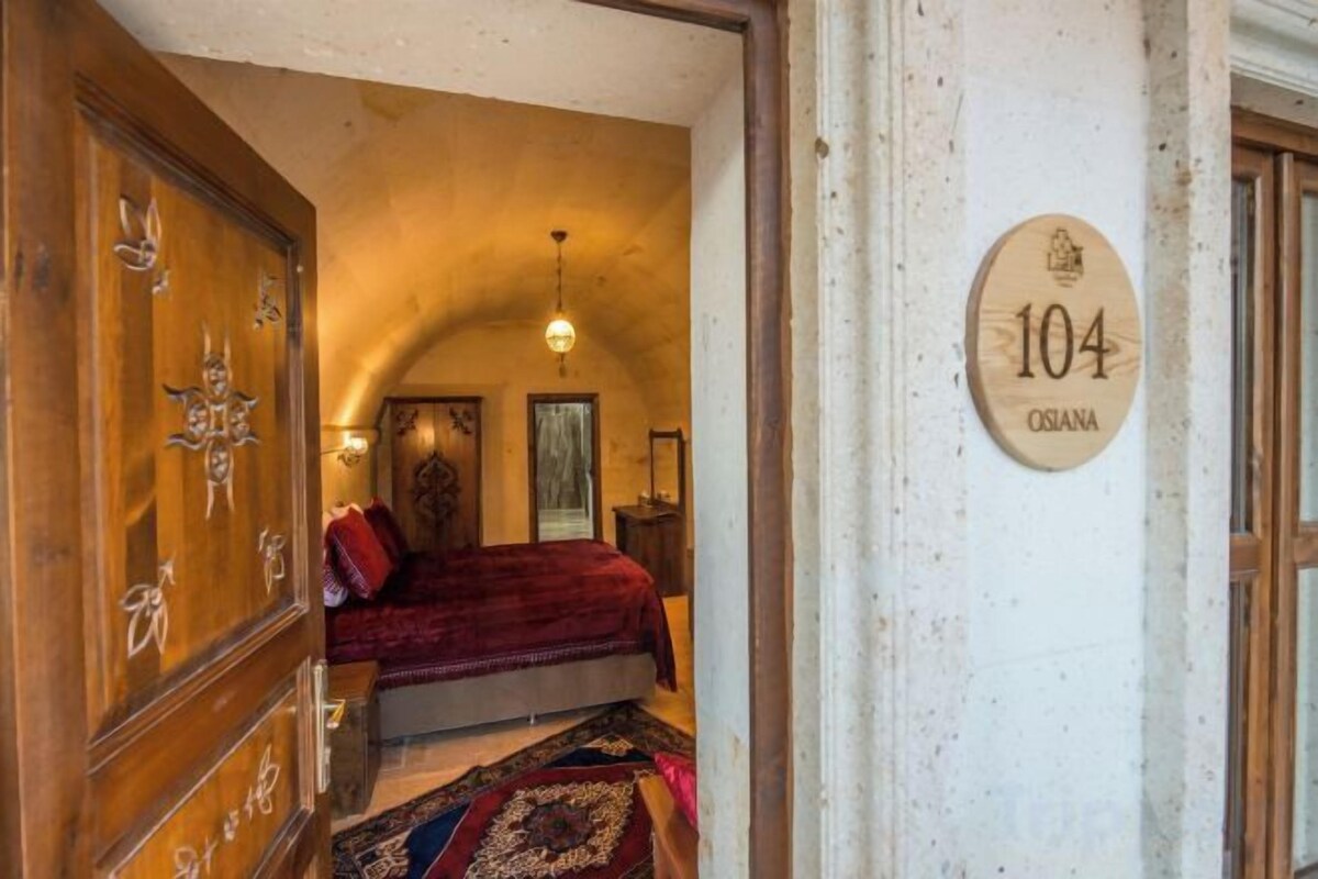 1 bedroom, premium bedding, minibar, in-room safe