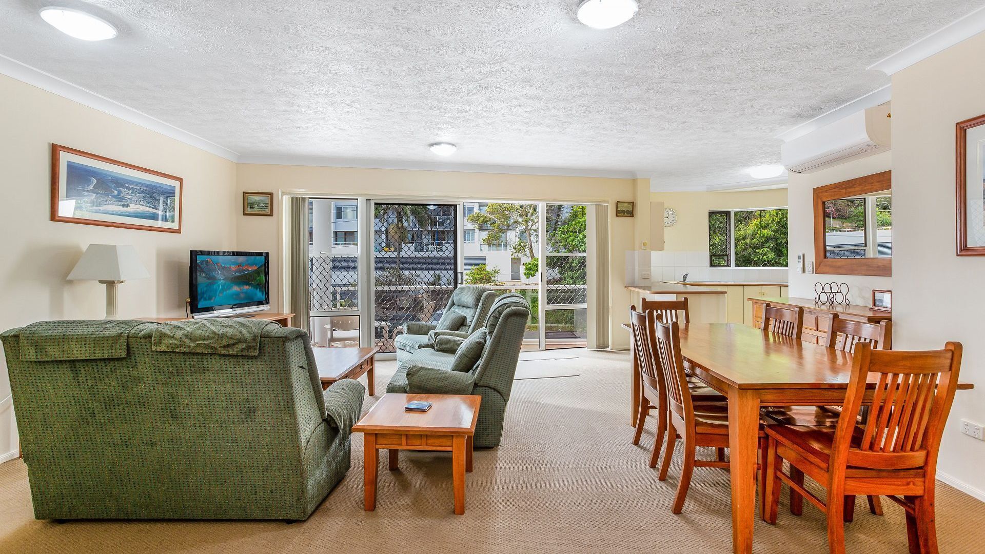 Wave Break Unit 6 - Kirra Point Beachfront