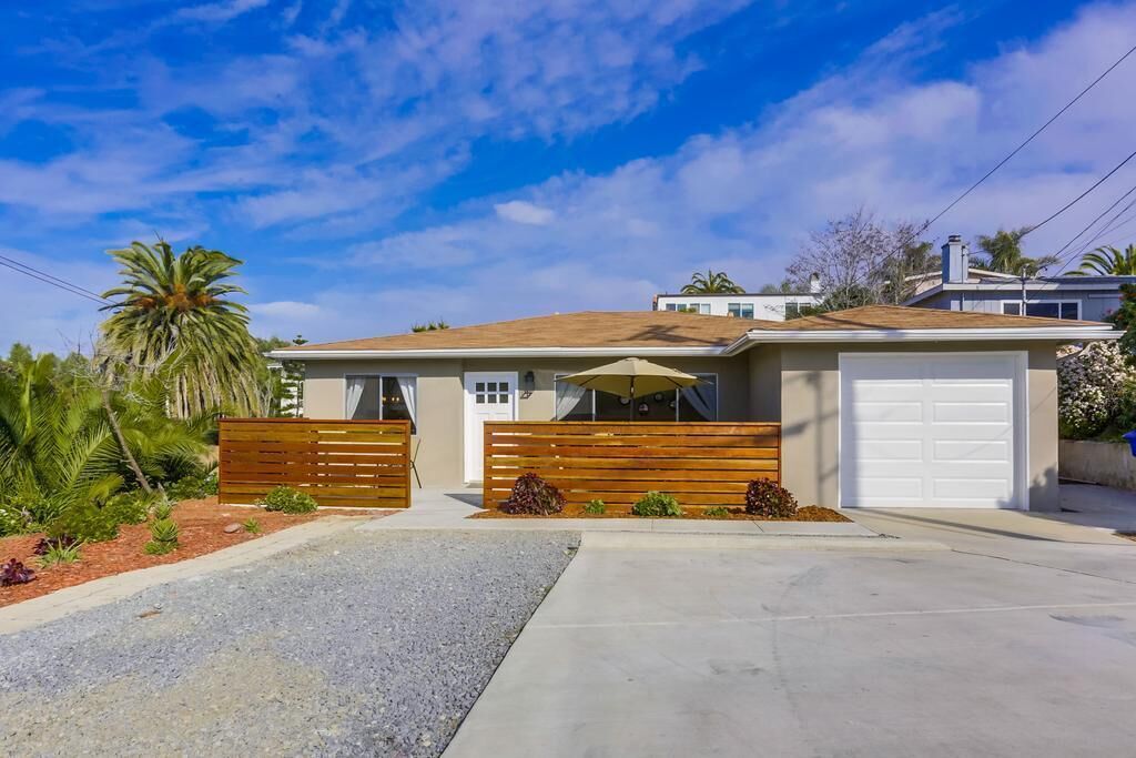 Remodeled charming Solana Beach home near Del Mar Racetrack
