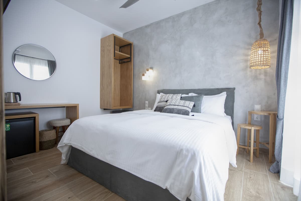 Junior Room, Balcony, Mountain View