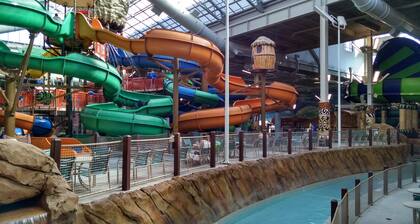 EXQUISITE LAKEFRONT "EAGLE'S NEST LODGE DUPLEX"