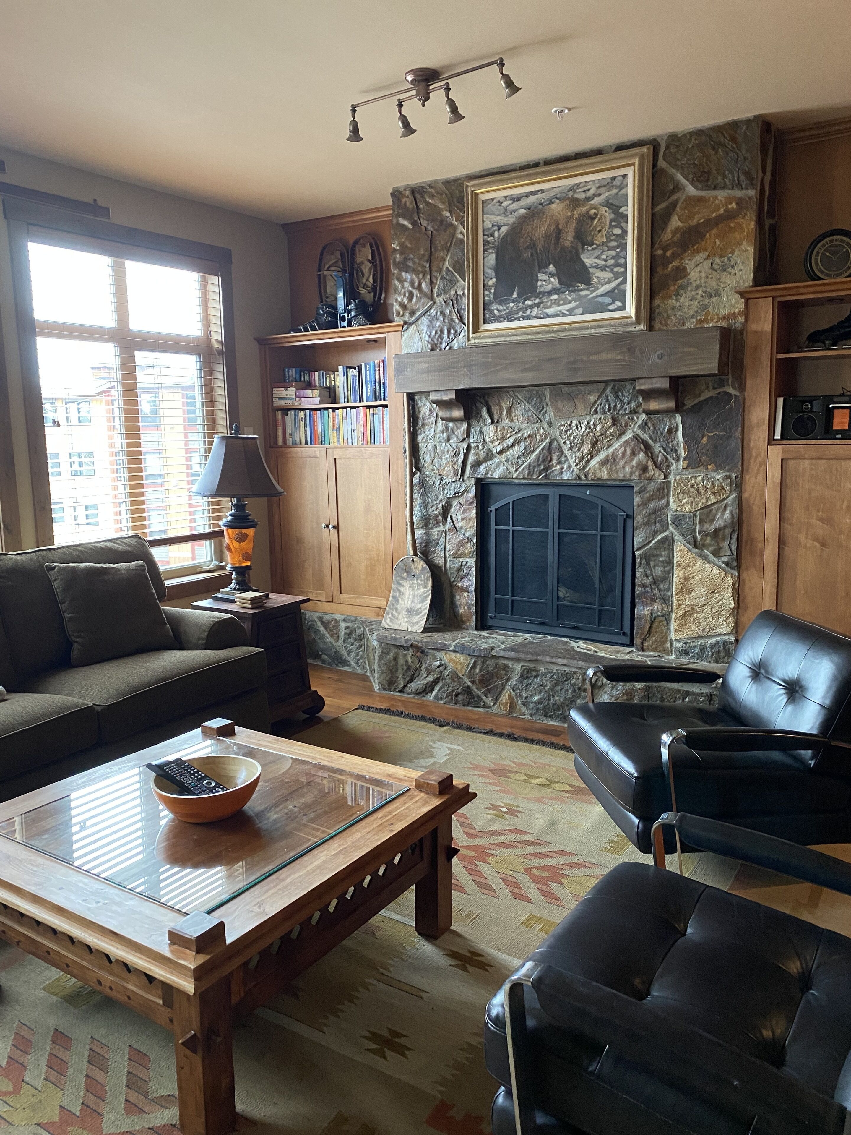 Ski in Ski out 2 Bedroom Executive Condo in Beautiful Big White Ski Resort, BC
