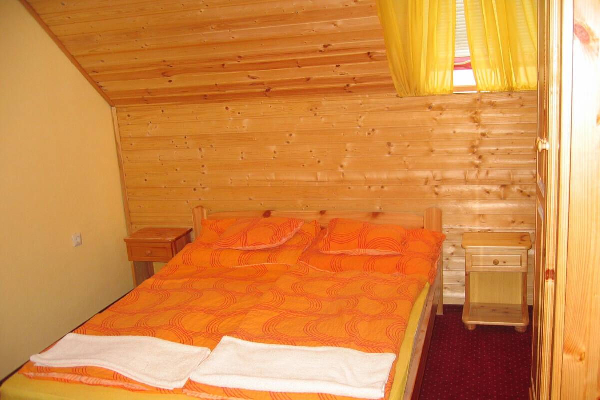 Basic Twin Room, Multiple Beds, Non Smoking, Mountain View | 2 bedrooms, rollaway beds, free WiFi